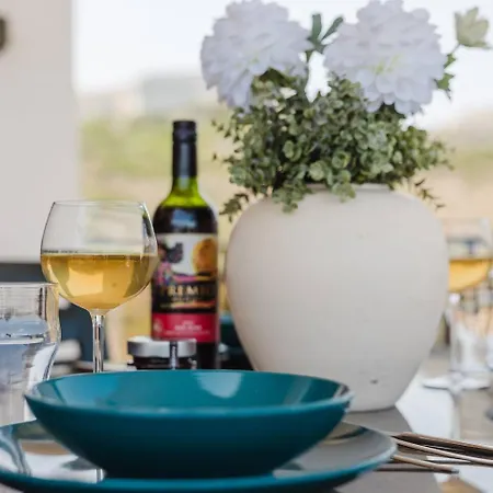 Seafront With Panoramic Views 3 Bed Appartement