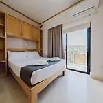Seafront With Panoramic Views 3 Bed 아파트 *