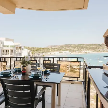Seafront With Panoramic Views 3 Bed 公寓