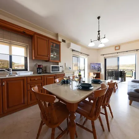 Seafront With Panoramic Views 3 Bed Apartment