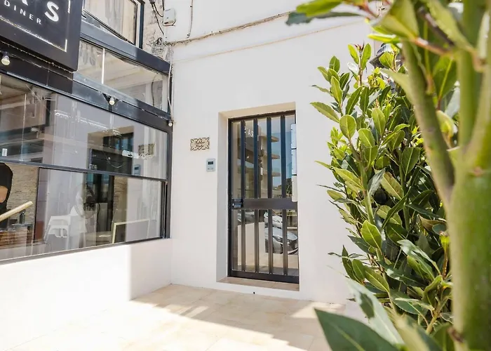 Seafront With Panoramic Views 3 Bed 아파트 *