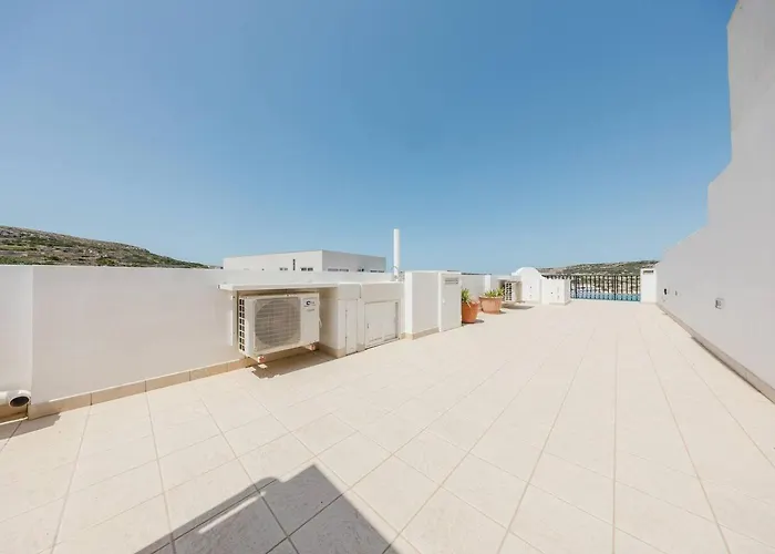 Seafront With Panoramic Views 3 Bed 아파트 Is-Sellum