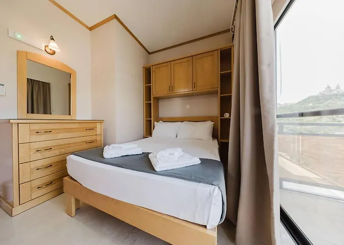 Seafront With Panoramic Views 3 Bed Is-Sellum